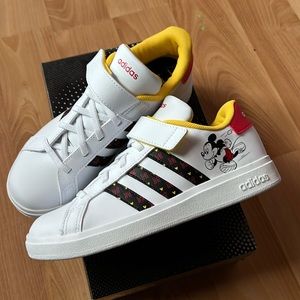 New adidas Kids Grand Court Mickey Mouse Shoes